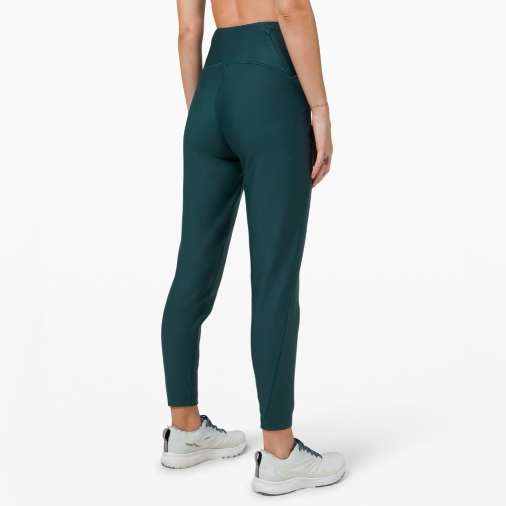 Lululemon Chase the Chill Submarine Legging
